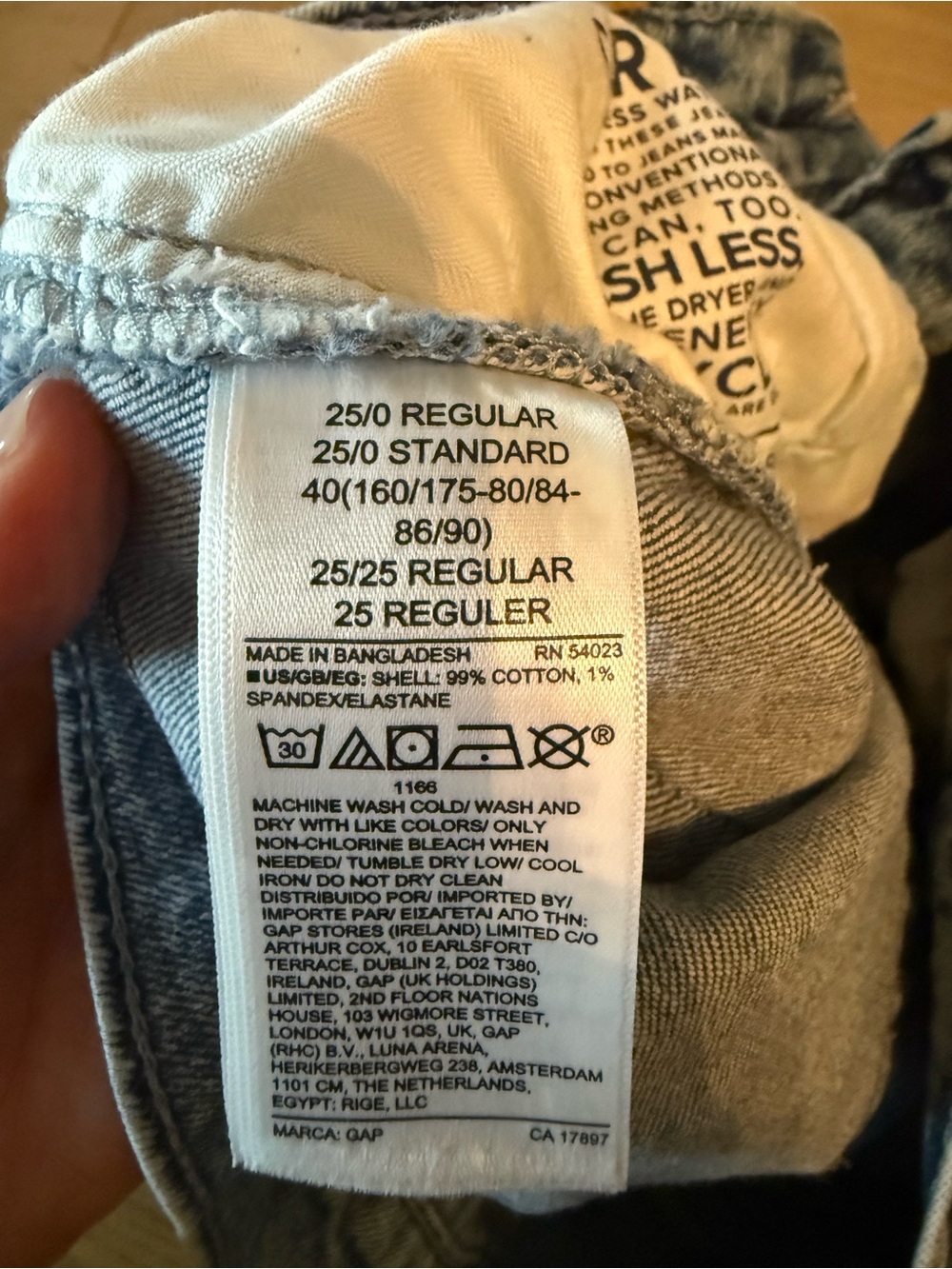 GAP Loose Mid Rise Light Wash Jeans - Picture 7 of 7